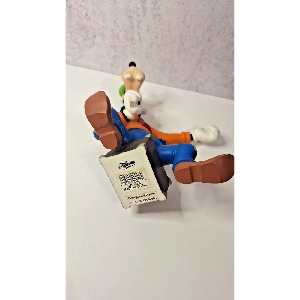 PVC figurine, Disney Goofy SittingPicture Frame Holder